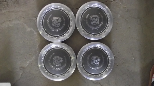 1993-96 Cadillac Fleetwood Center Wheel Covers (#93CAWC3GE)