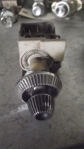 1965 Buick Headlight Switch (#65BUHS7DE)