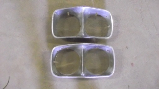 1971 Oldsmobile Delta 88 Headlight Bezels (#71OLHBWBE)