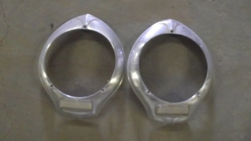 1940 Chrysler Headlight Bezels (#40CRHBWBE)