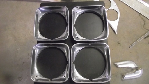 1972 Chevrolet Impala Headlight Bezels (#72CHHBWBE)