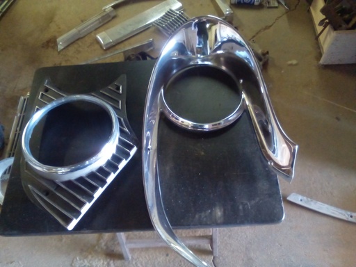 1959 Lincoln Premiere Headlight Bezels RH (#59LIHBWBE)