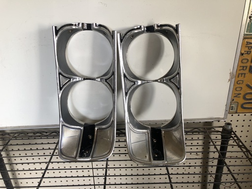 1971 Plymouth Fury Headlight Bezels LH/RH (#71PLHLBZB)