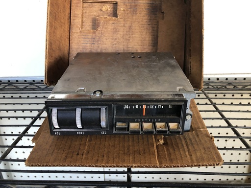 1969-73 Chrysler AM Radio (#69CRAMRAB)