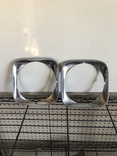 1971 Chevrolet Chevelle Headlight Bezels (#71CHHLBZB)