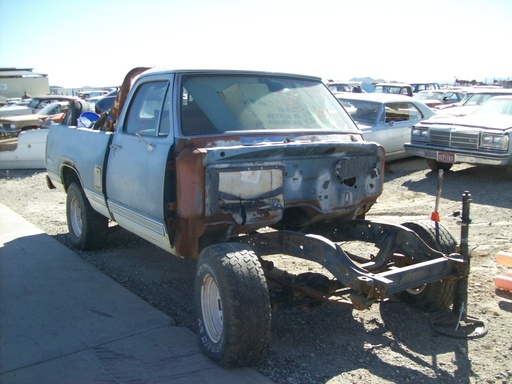 1975 Dodge-Truck 1/2 (#75DT5684D)