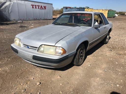 1990 Ford Mustang  2 Door HT (#90F06765E)